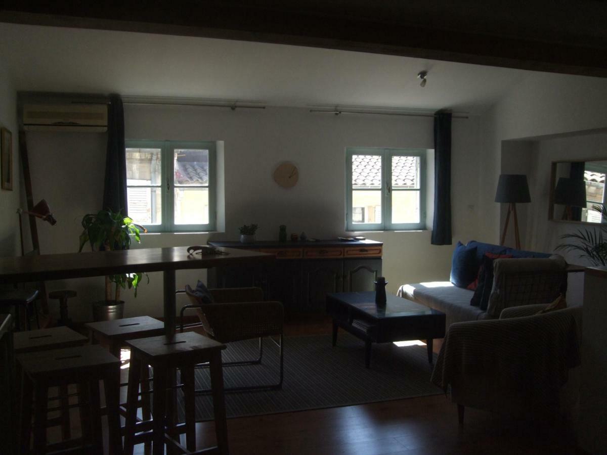 Les Marchands Apartment อาวีญง ภายนอก รูปภาพ